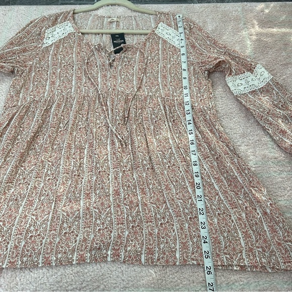 NWT Hollister Boho Babydoll Blouse Bell Sleeves Floral Print Crochet Lace Sz M - Picture 8 of 10